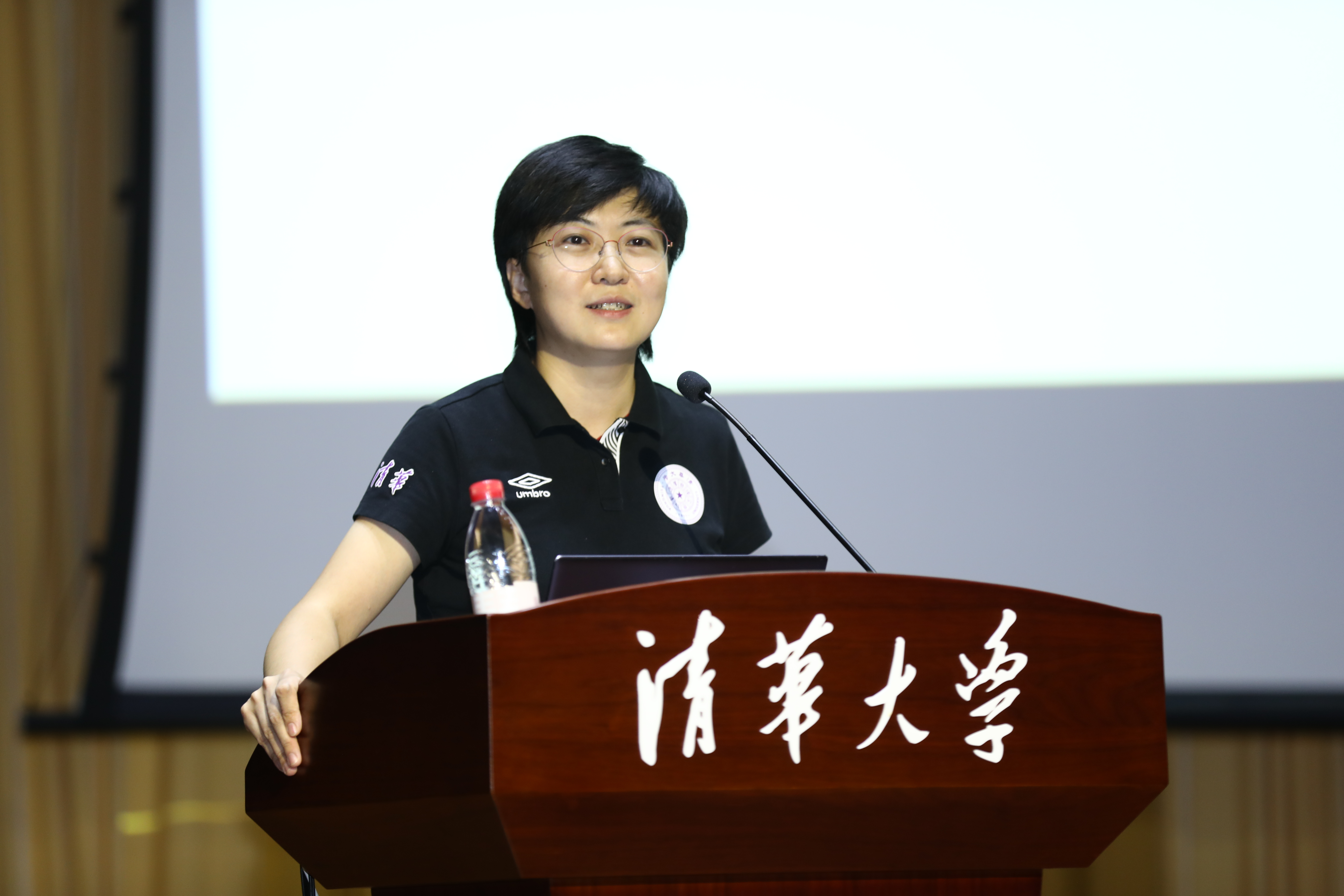 20220816-永利集团304官网举办2022级本科生新生骨干训练营-严振峣-余潇潇作专题讲座.jpg