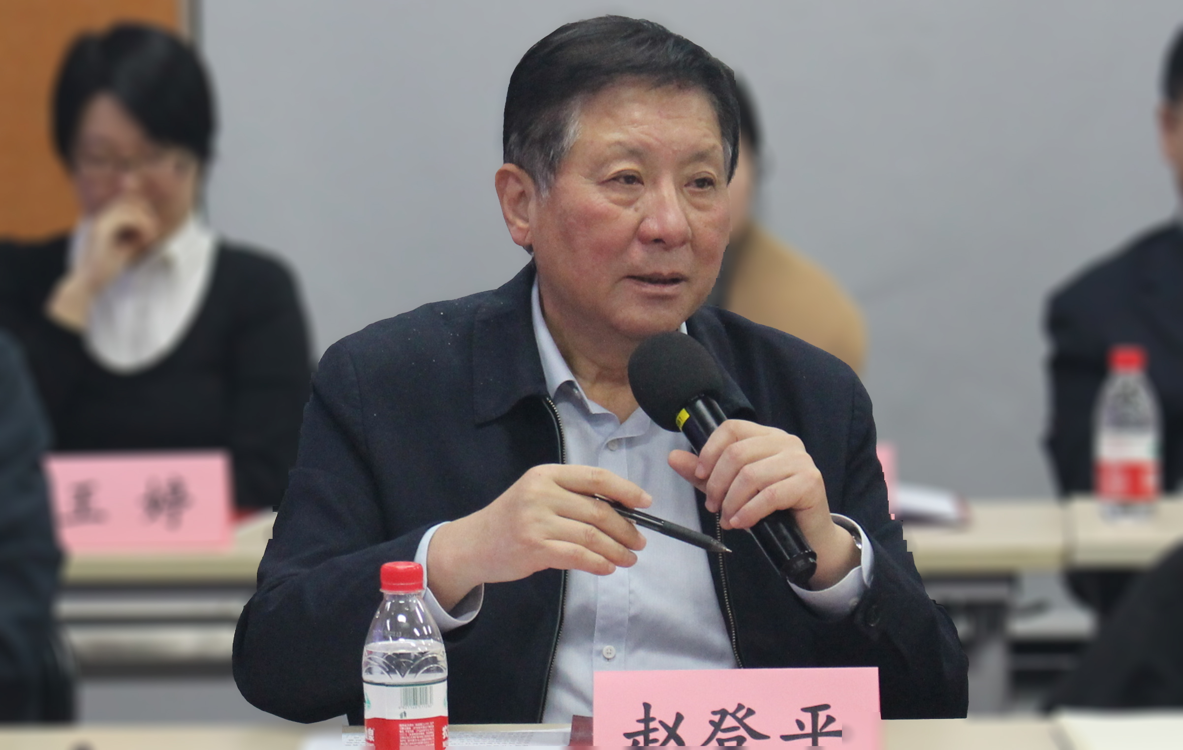 20241219-2024年“永利之友—先锋奖学金”颁奖座谈会举行-杨欣然-赵登平讲话.jpg