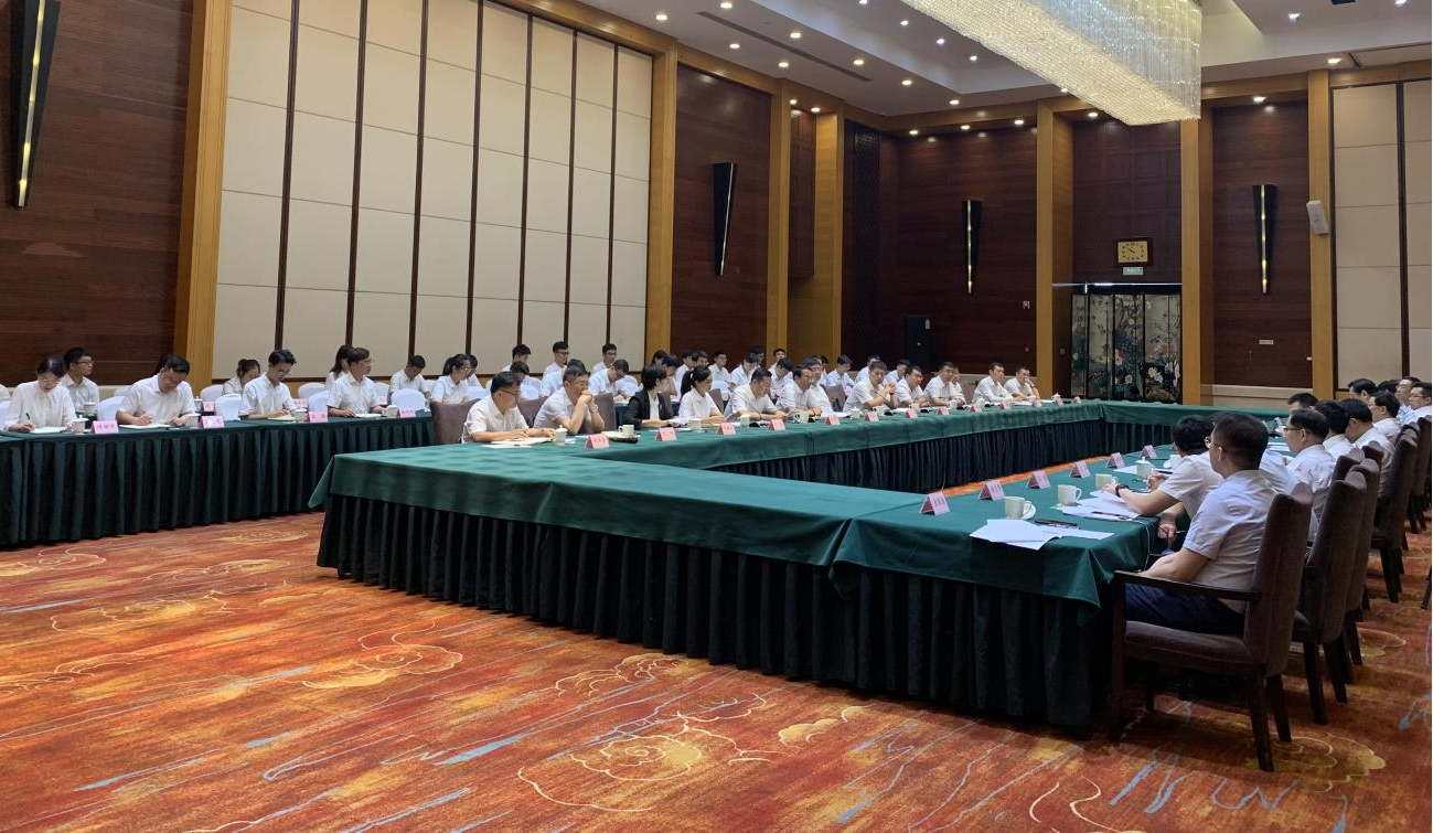 20230720-邱勇一行访问辽宁双方签署战略合作框架协议-职业发展中心-邱勇出席永利集团304官网在辽选调生及校友代表座谈会.png