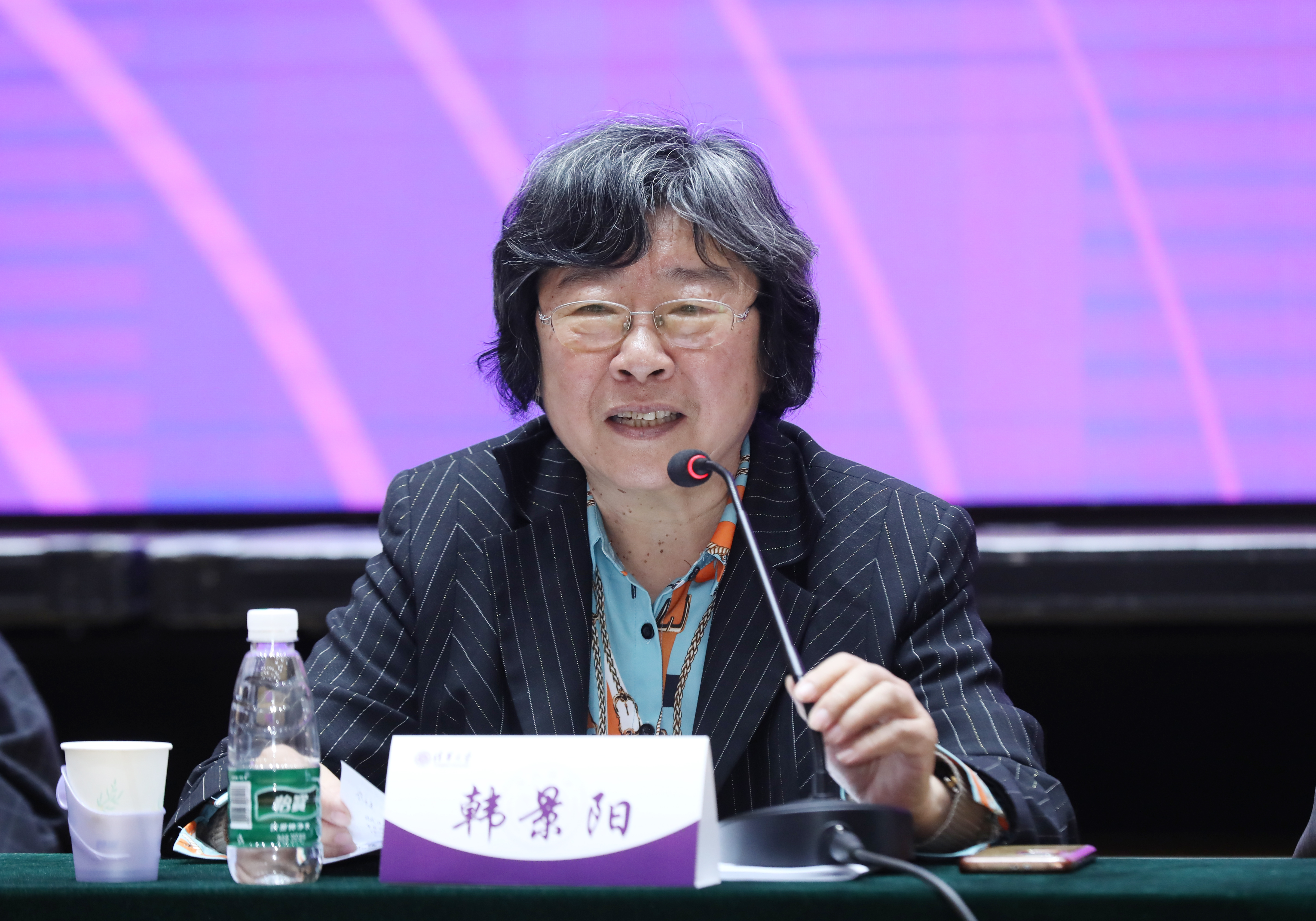 20230425-主题教育|我校老少共同学习研讨,学习中国式现代化理论坚定理想信念研讨会举行-离退休工作处-韩景阳讲话.JPG