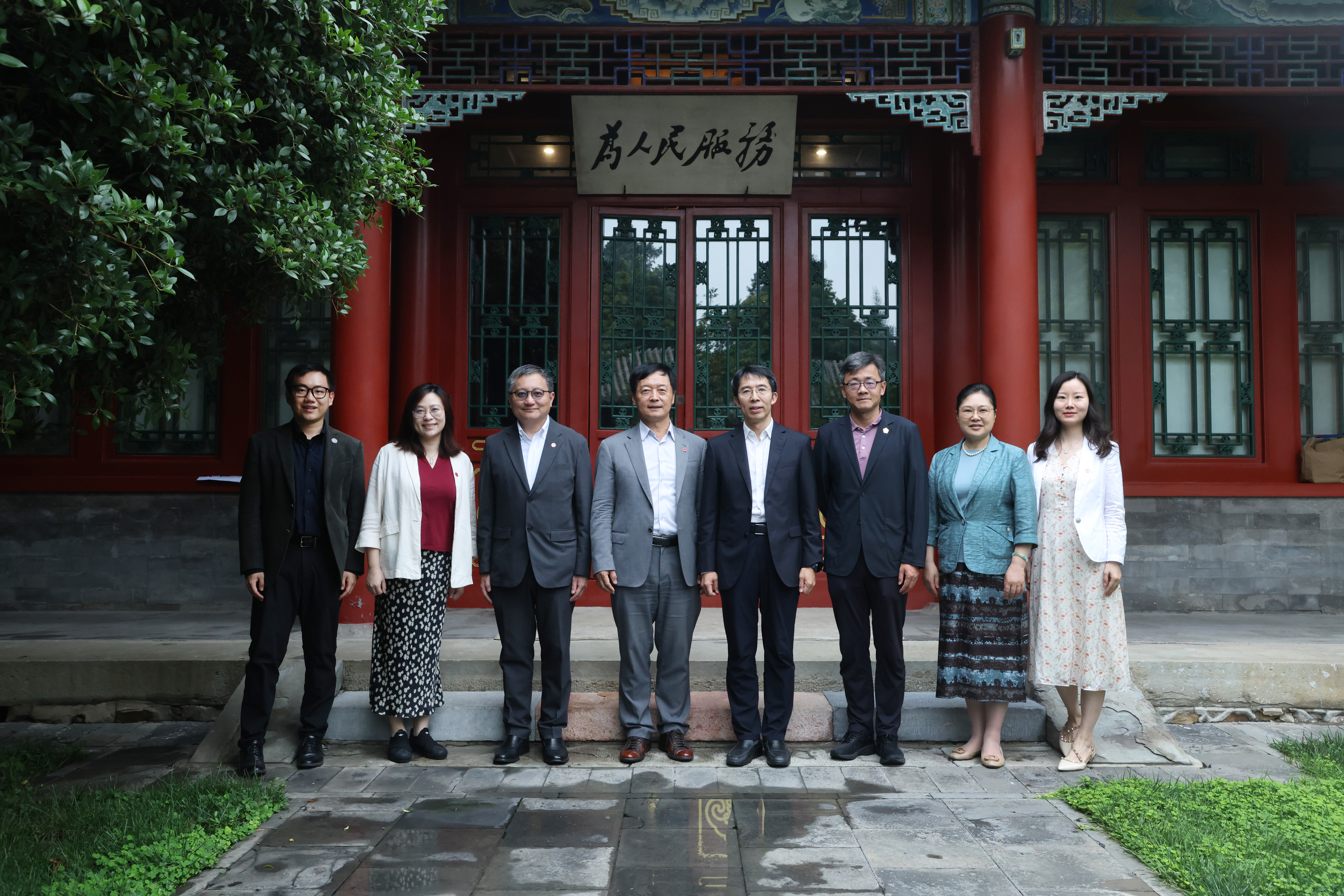 20260710-曾嵘常务副校长会见岭南大学校长秦泗钊教授-合影-石加东摄.JPG