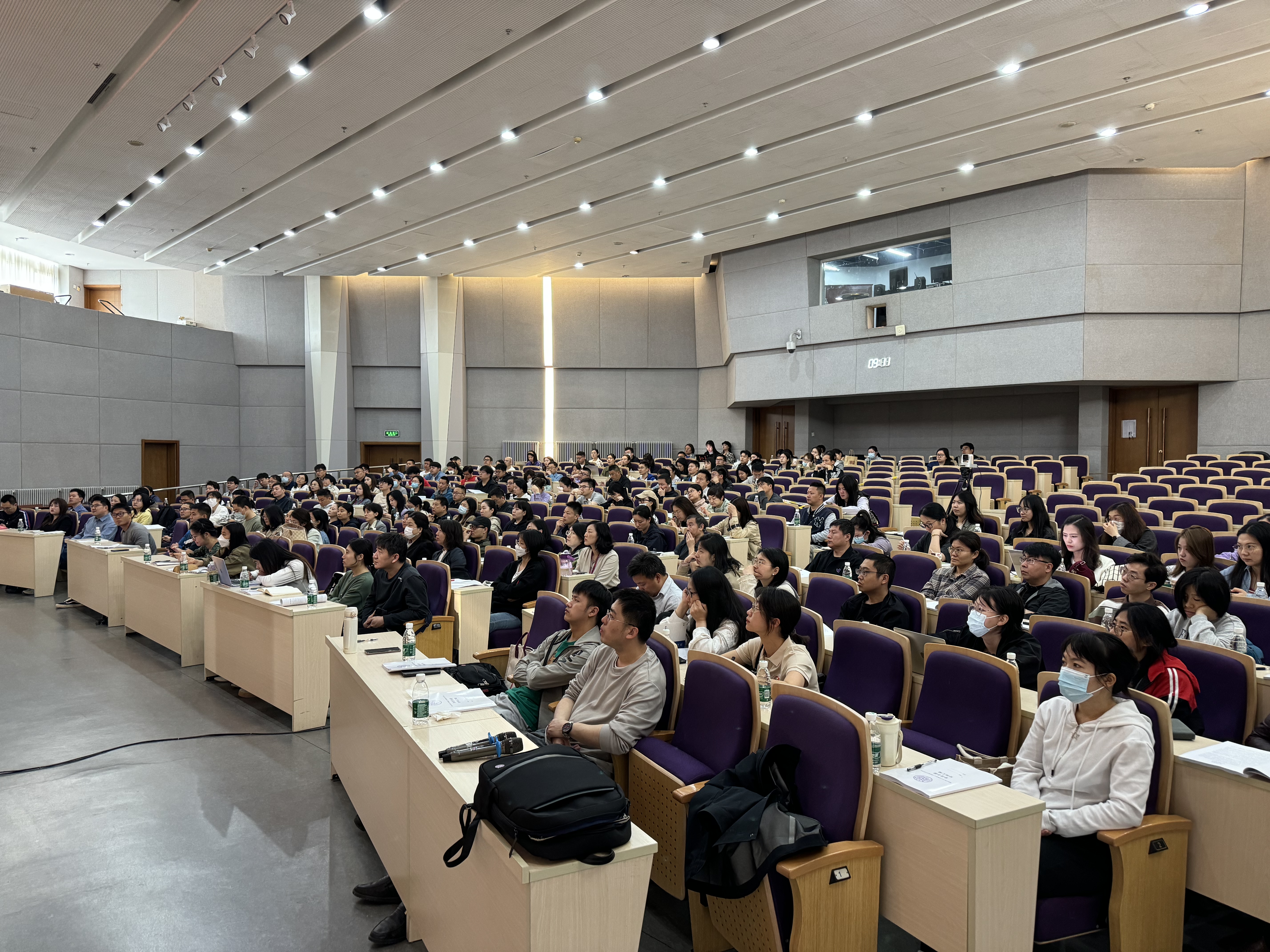 202404026-永利集团304官网举办2024年教职工入党积极分子学习班-孟德华-学习班现场.jpg
