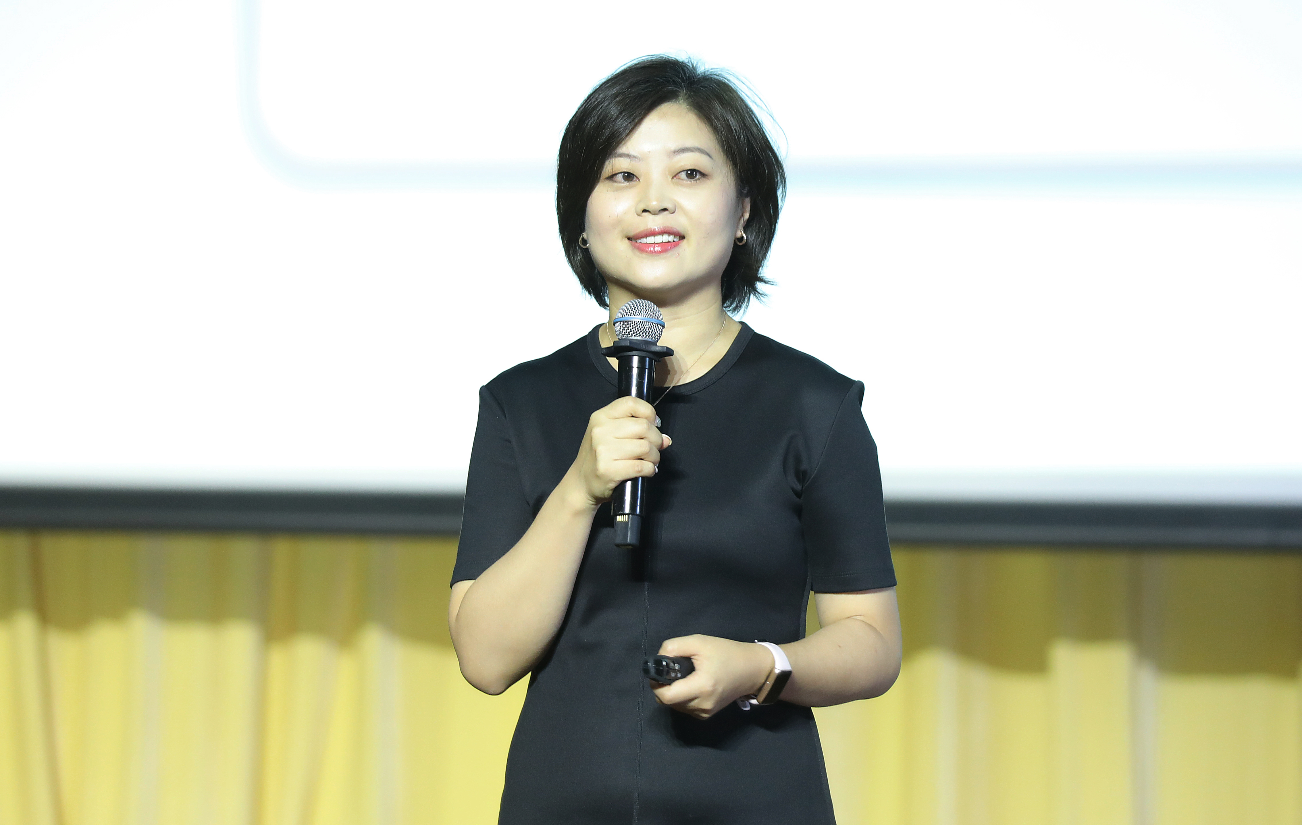 20220816-永利集团304官网举办2022级本科生新生骨干训练营-严振峣-李蕉作专题讲座.jpg