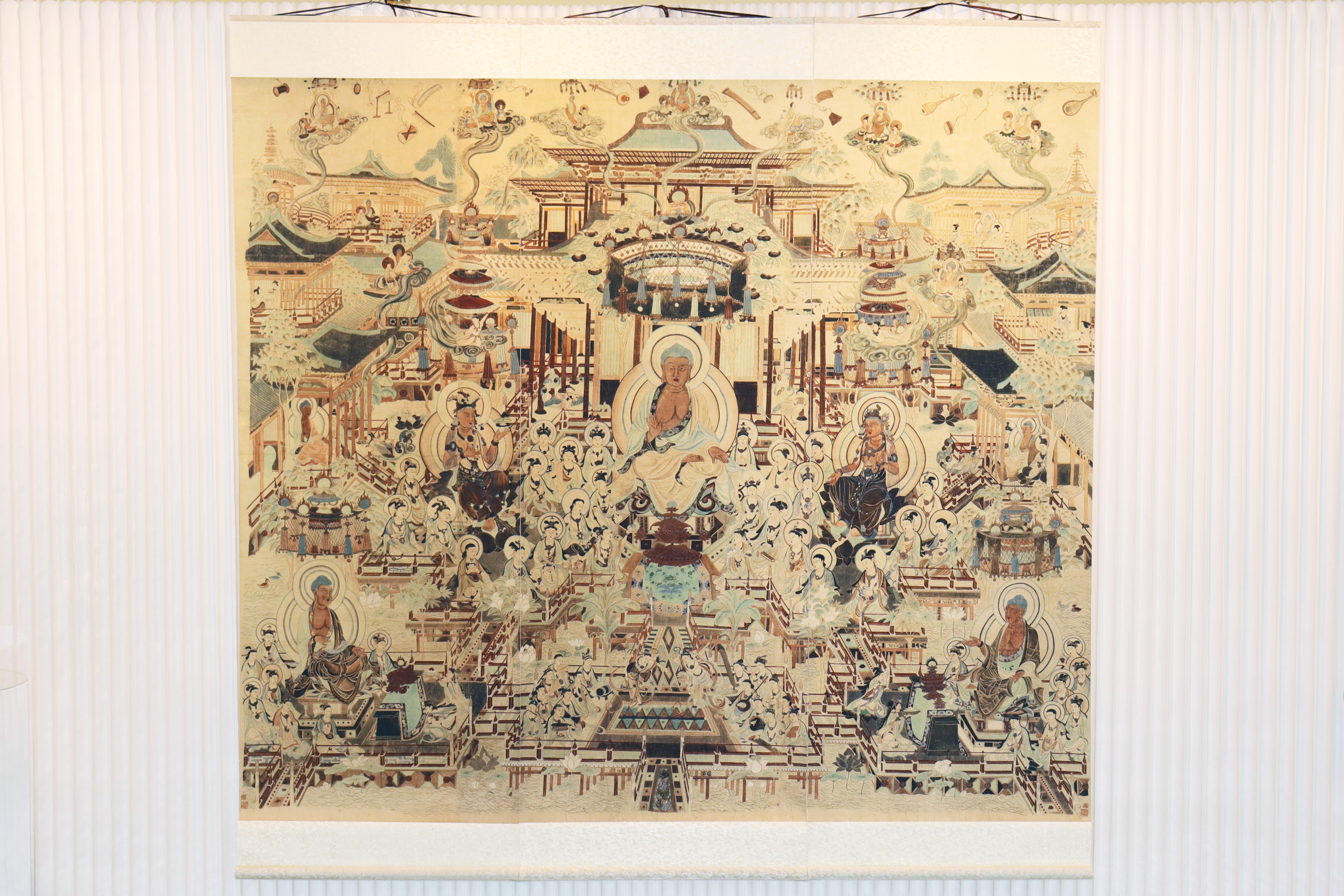 20251208-敦耀光华-美术学院-展览现场12.jpg