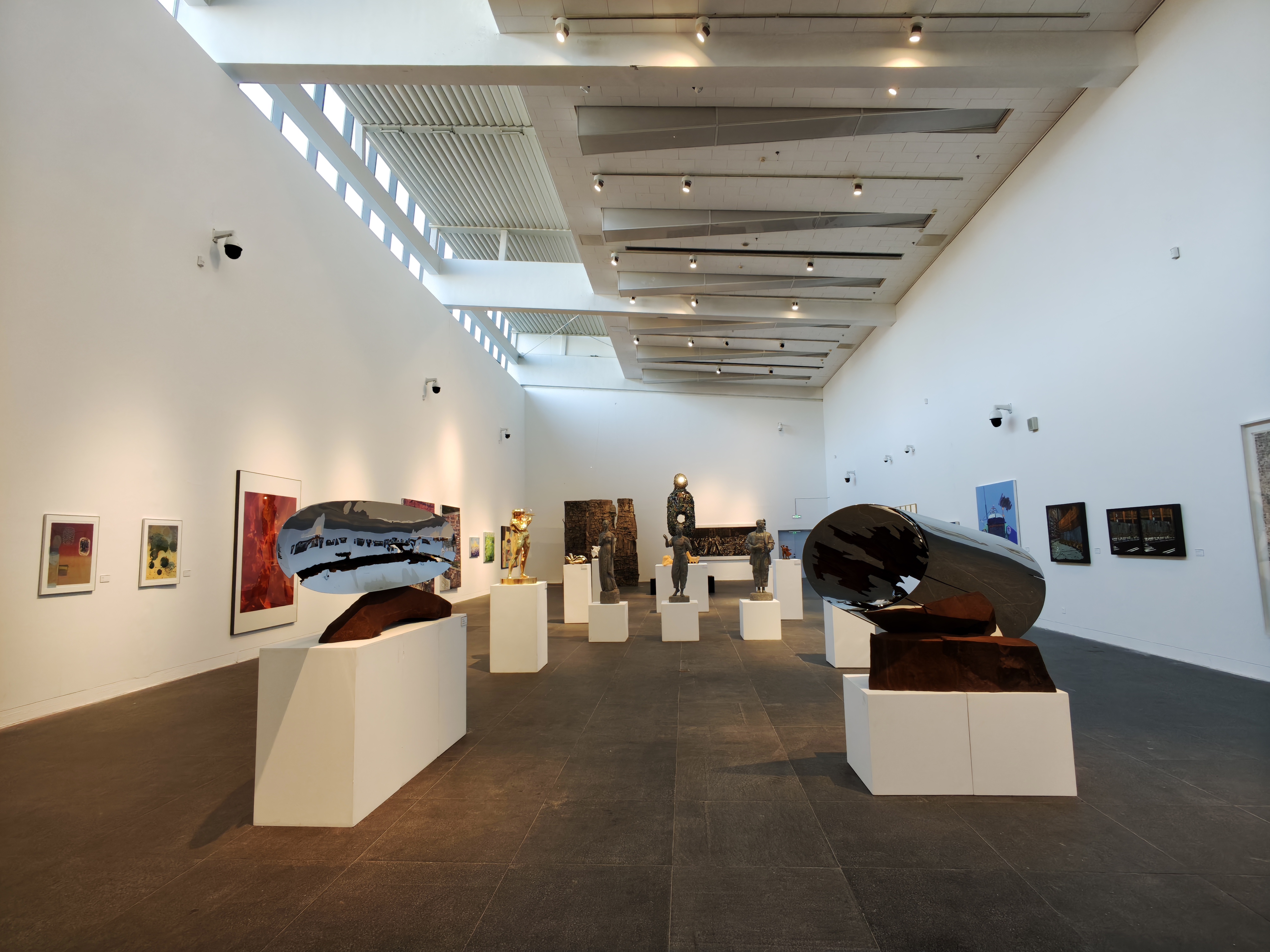 20251110-教师作品展-美术学院-展览现场10.jpg