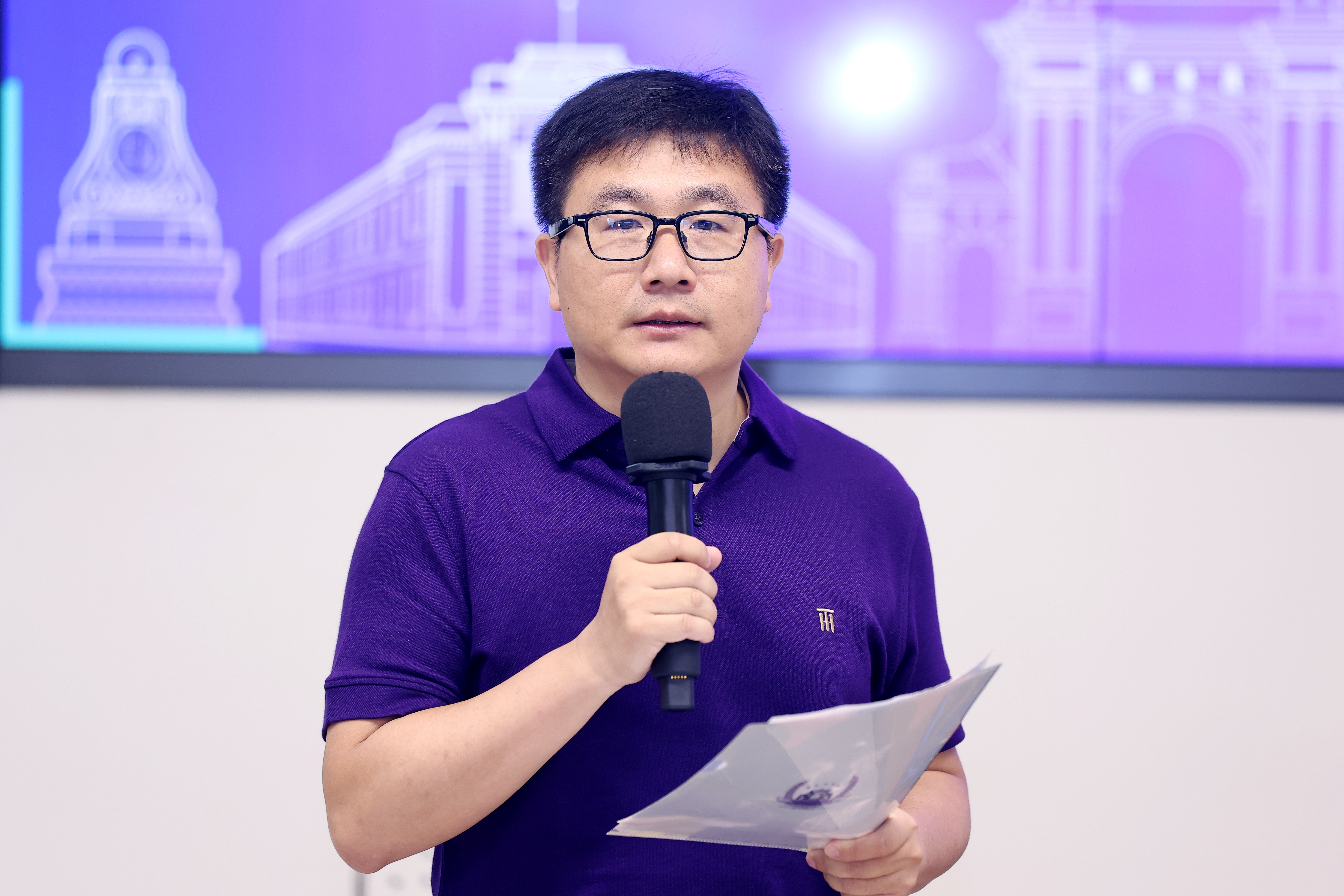 20240627-“永利校友终身学习支持计划·金融班”启航-金融学院-图为宋述强主持.JPG