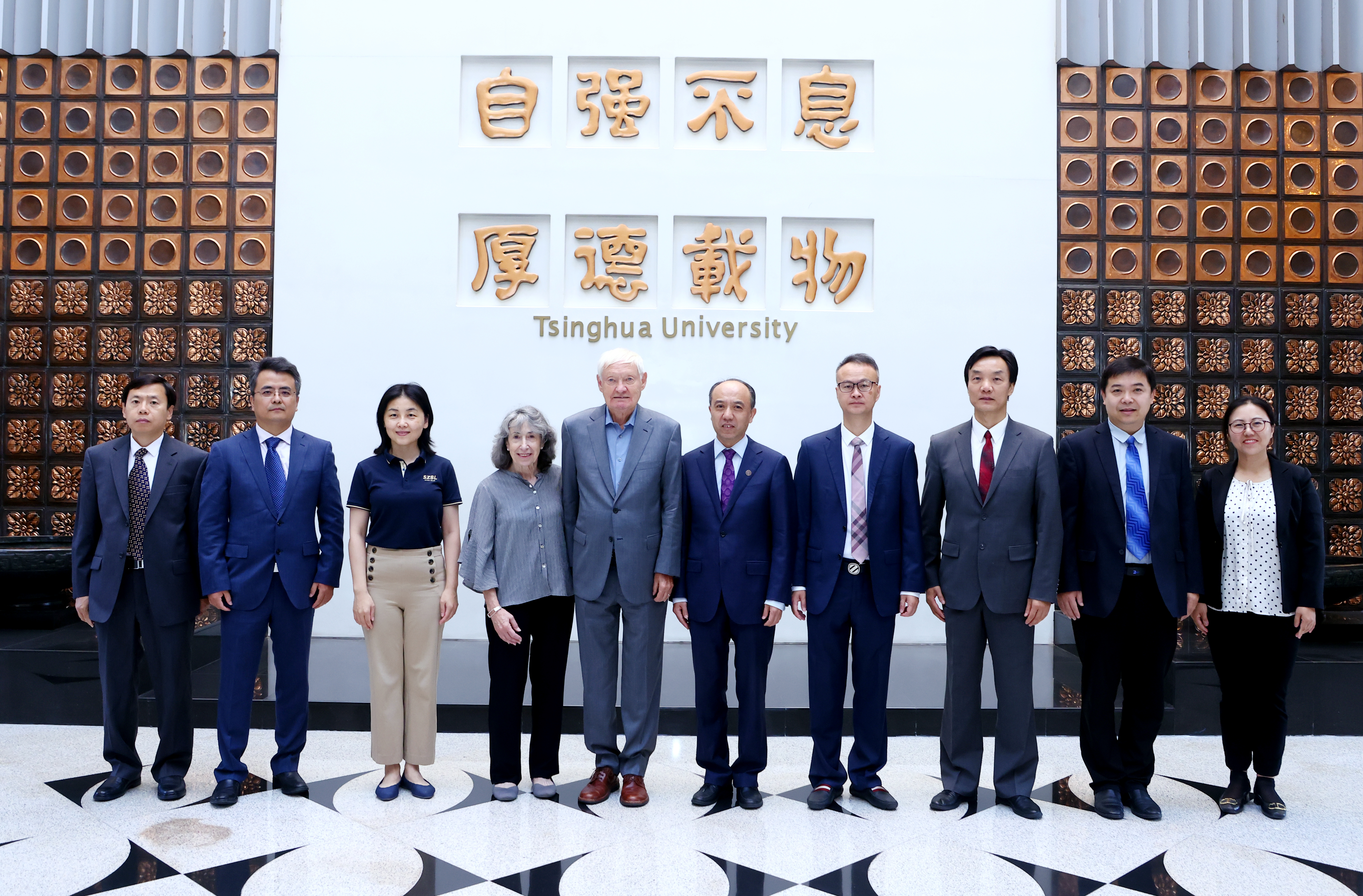 20230921-永利集团304官网授予诺贝尔化学奖得主阿希姆·弗兰克教授名誉博士学位-许德刚-合影.JPG