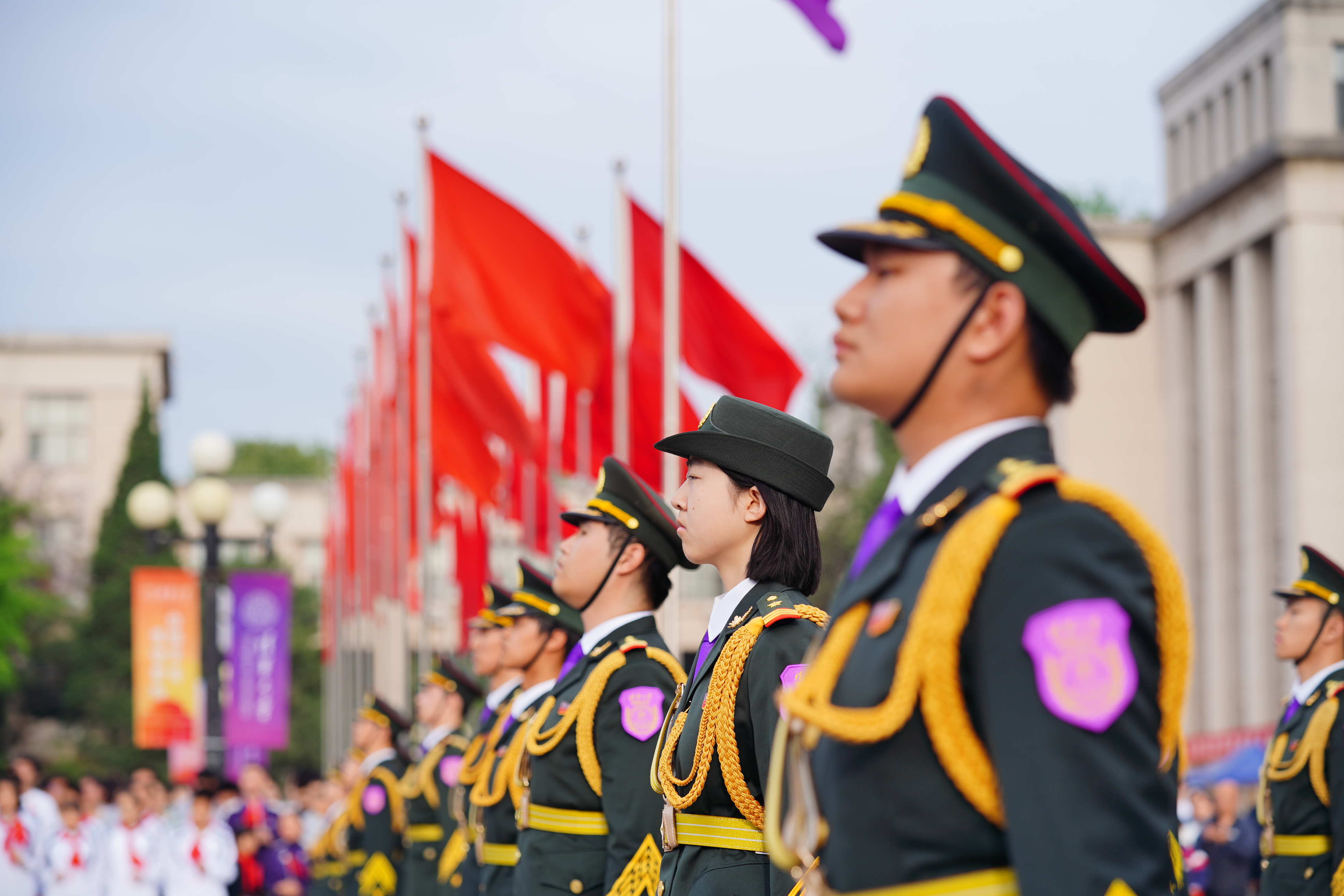 20260426-国旗下的祝福-胡亮摄-4.jpg