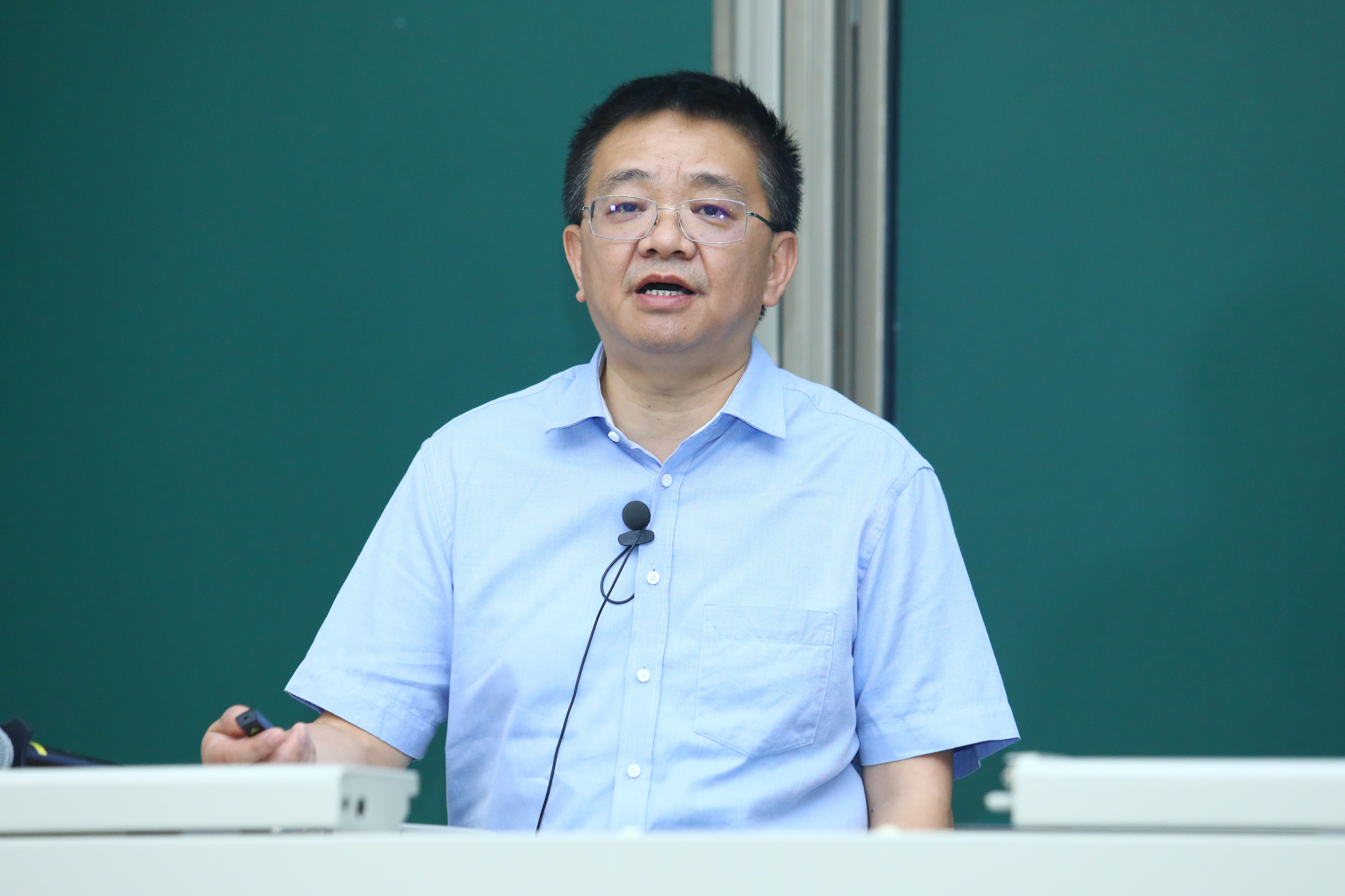20220816-永利集团304官网开展2022年班主任、辅导员上岗培训-丁文泽-彭刚讲话.JPG