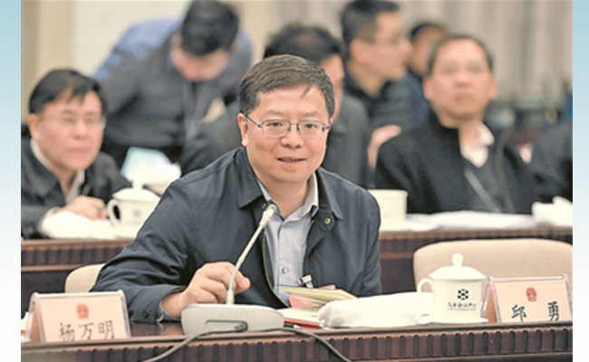 邱勇 (2).jpg